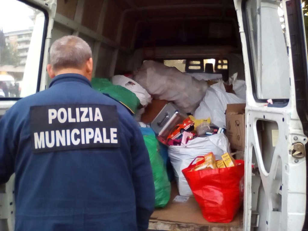 Mercatino all’Ex Bastogi, blitz della Polizia Locale di Roma Capitale