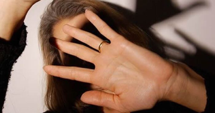 Appio Latino, aggredisce la madre che gli nega i soldi per la droga: arrestato 40enne. La vittima veniva aggredita da tempo