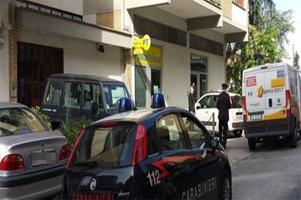Veroli, 57enne nei guai per furto: rubò 500 euro a una 42enne allo sportello ATM dell’Ufficio postale di Sant’Angelo in Villa. Incastrata dalle videocamere