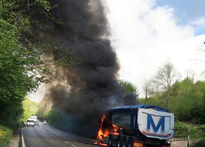 Camion in fiamme ad Artena