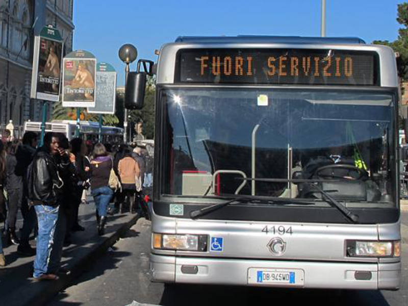 Modifiche alla rete notturna di Roma: linee, orari e novità del trasporto pubblico dal 10 giugno