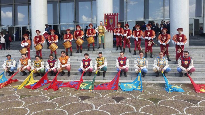 Gli Sbandieratori dei Rioni di Cori al B-FIT in the Street
