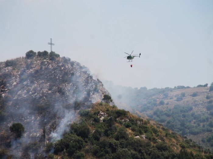 Tivoli, incendio a monte Catillo (detto Crocetta): tutt'ora in corso