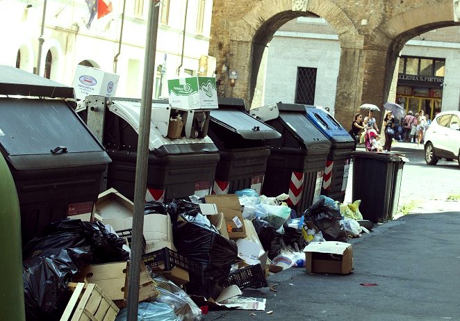 Rifiuti, l'opposizione del Comune di Colonna scrive alla procura di Velletri: spesa annua aumentata anziché diminuire