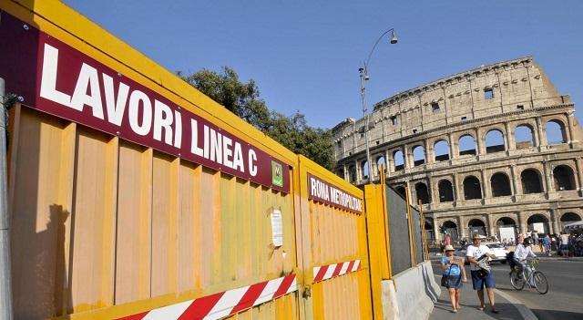 Legambiente su Metro C a Roma: "Talpa ferma tra Colosseo e Piazza Venezia per assenza di ok finale del Comune"