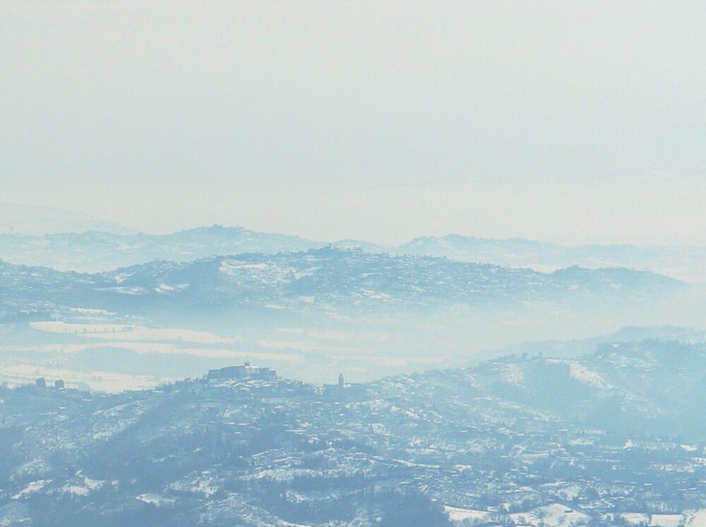 Ciociaria, neve ovunque e mezzi spargisale in azione: le zone con problemi di viabilità