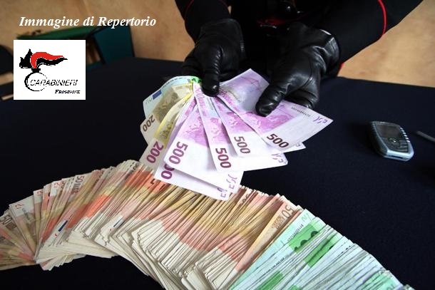 Romanina, usano soldi falsi per acquistare uno smartphone e un orologio: arrestati per truffa