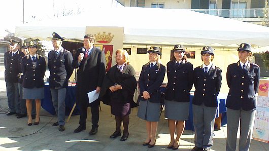Frosinone.La polizia in campo per il progetto "questo non è amore"