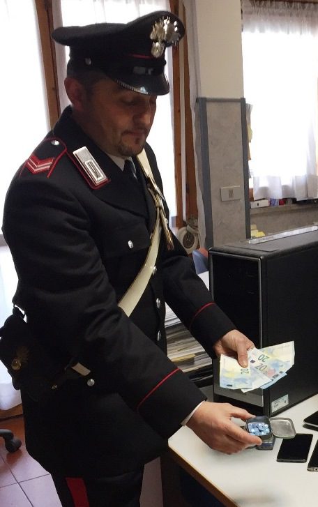 Roma, Prima Porta: 3 persone arrestate dai Carabinieri, trasportavano droga e Viagra