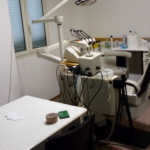 Torpignattara, falso dentista cinese in via della Marranella: operava senza titoli di studio né autorizzazione