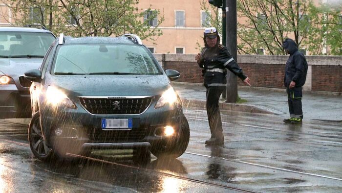 Tor Tre Teste auto in fiamme incidenti prenestina torrevecchia 21 maggio 2019