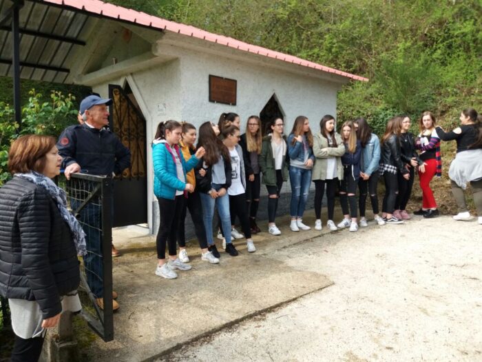 Paliano, studenti in visita al sacrario XVII Martiri