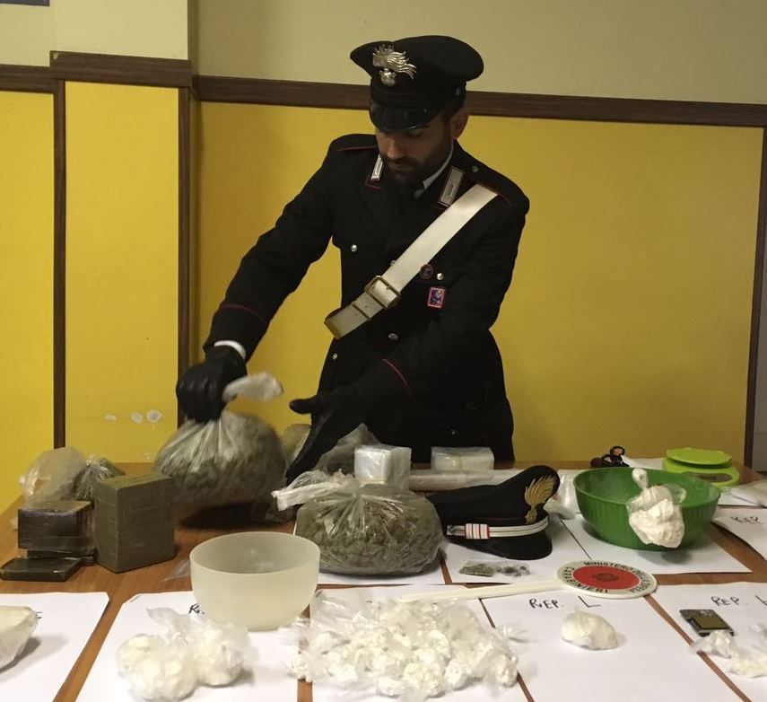 Roma, San Basilio: 5 kg di stupefacenti sequestrati dai Carabinieri.