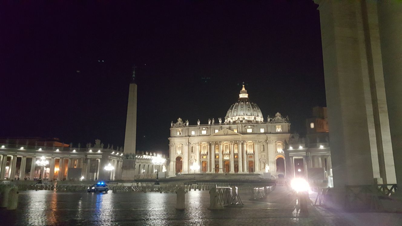 Paura in Vaticano, con l'auto forza un varco: arrestato un uomo