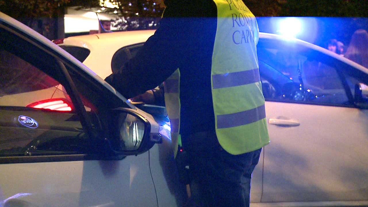 Trastevere, la Polizia Locale contro le soste irregolari: rimossi 40 veicoli
