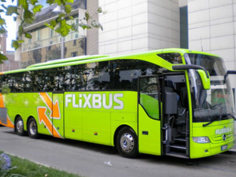 autista flixbus cellulare volante