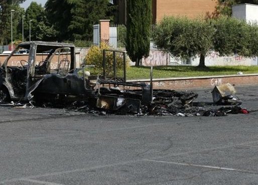 Roma, rogo Centocelle: arrestati due dei responsabili dalla Polizia di Stato