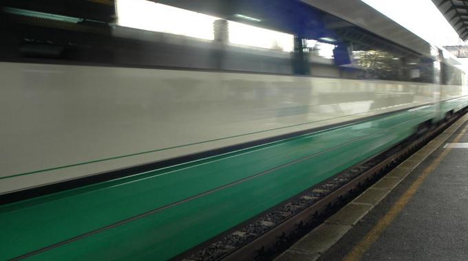 Formia-Gaeta, scende dal treno proveniente da Roma Termini con la droga: il cane Indio lo blocca