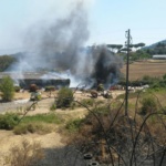 Incendio in un deposito a Colleferro: in fiamme automezzi agricoli