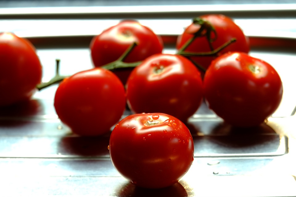 Fitofarmaco clormequat in eccesso nei pomodorini in scatola. Ministero della salute segnala lotto del prodotto Decò