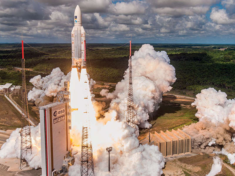 ESA lanciato spazio Ariane 5 satellite