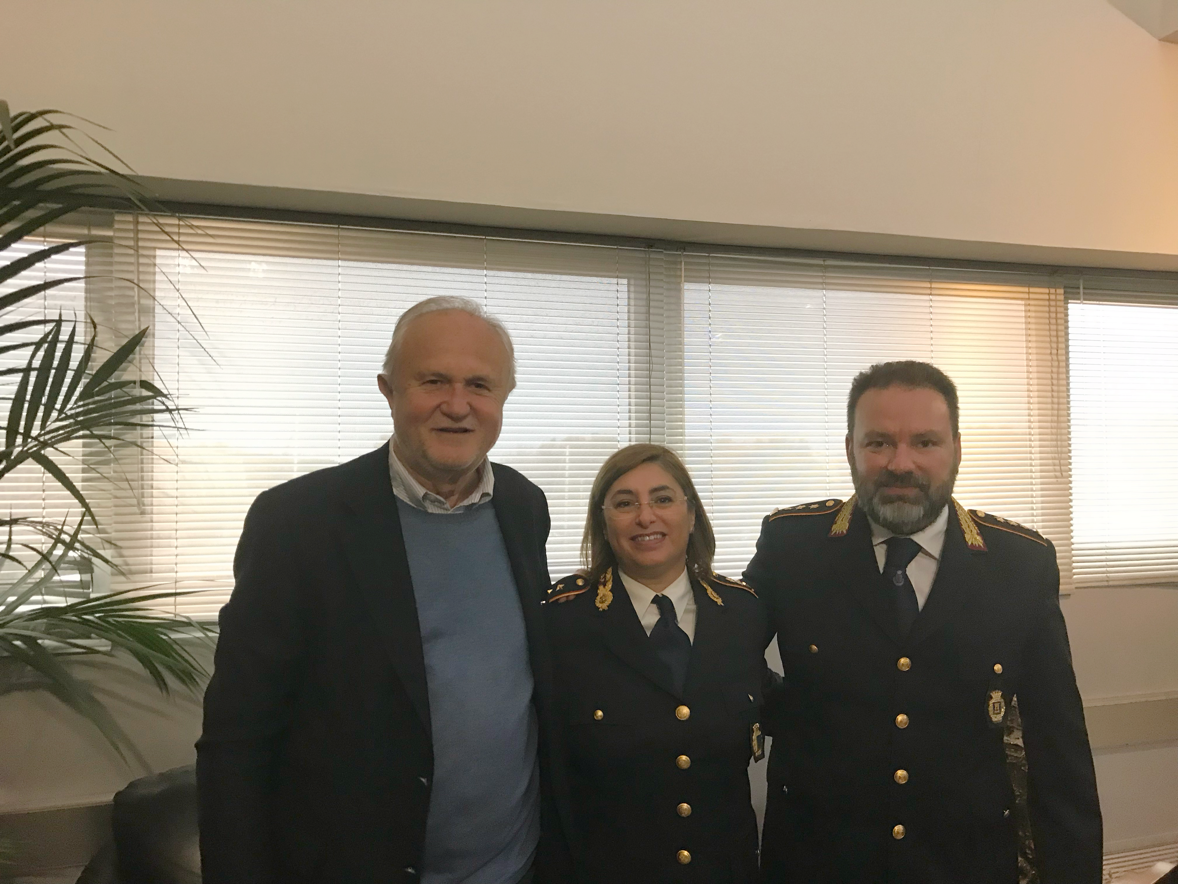 Fiumicino, Polizia Locale. Il Sindaco Montino porge i suoi auguri alla nuova vicecomandante Daniela Carola