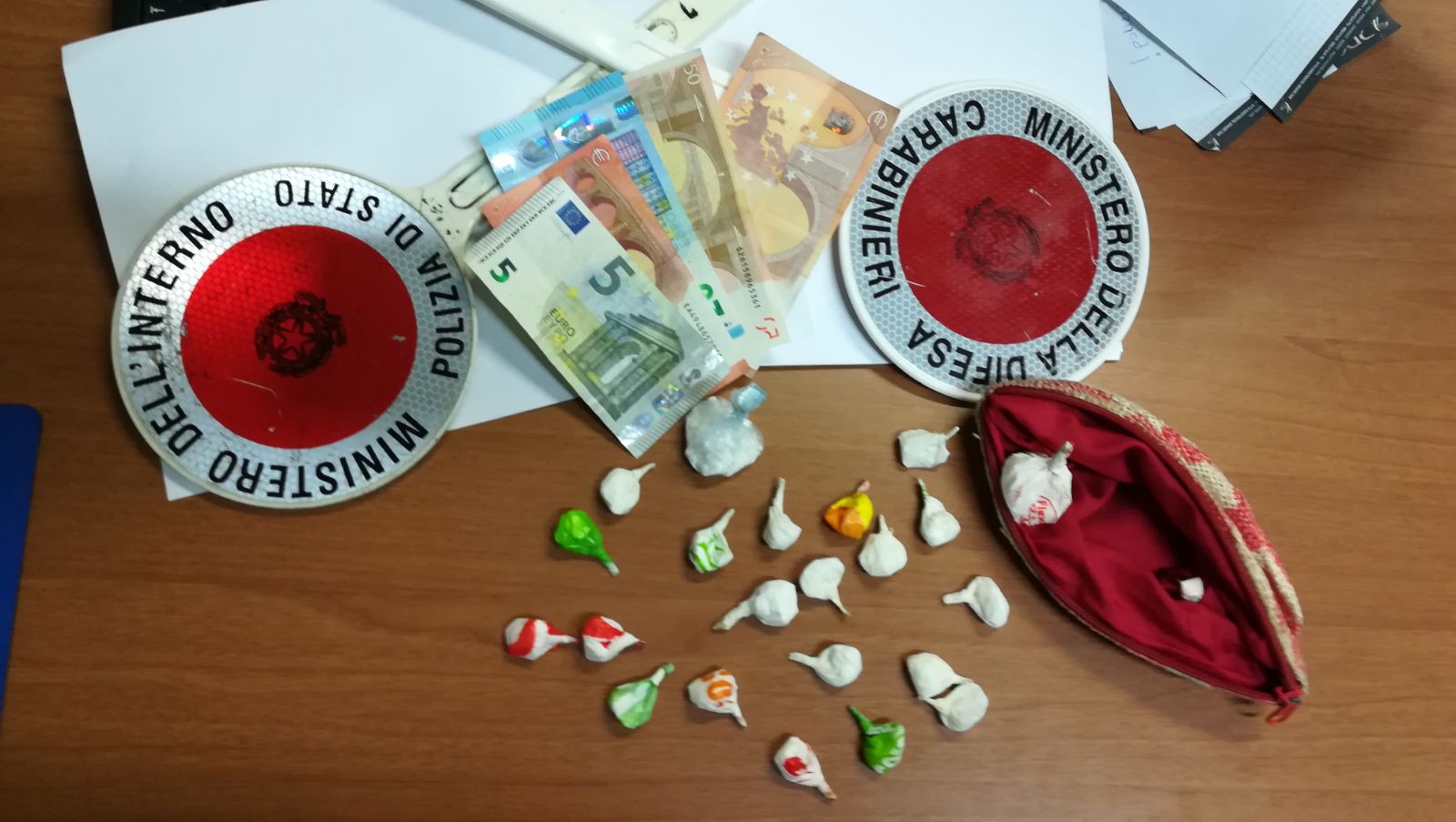 Arrestata pusher a Frosinone: rinvenuta cocaina già pronta per lo spaccio nella sua abitazione