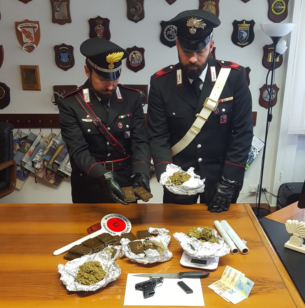 Ariccia, arrestato spacciatore di Genzano: sequestrati due kg di droga e una pistola rubata