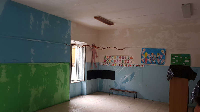 Frosinone, danni a un'aula della scuola Ferrarelli. Il Comune si attiva per ripristinare la struttura