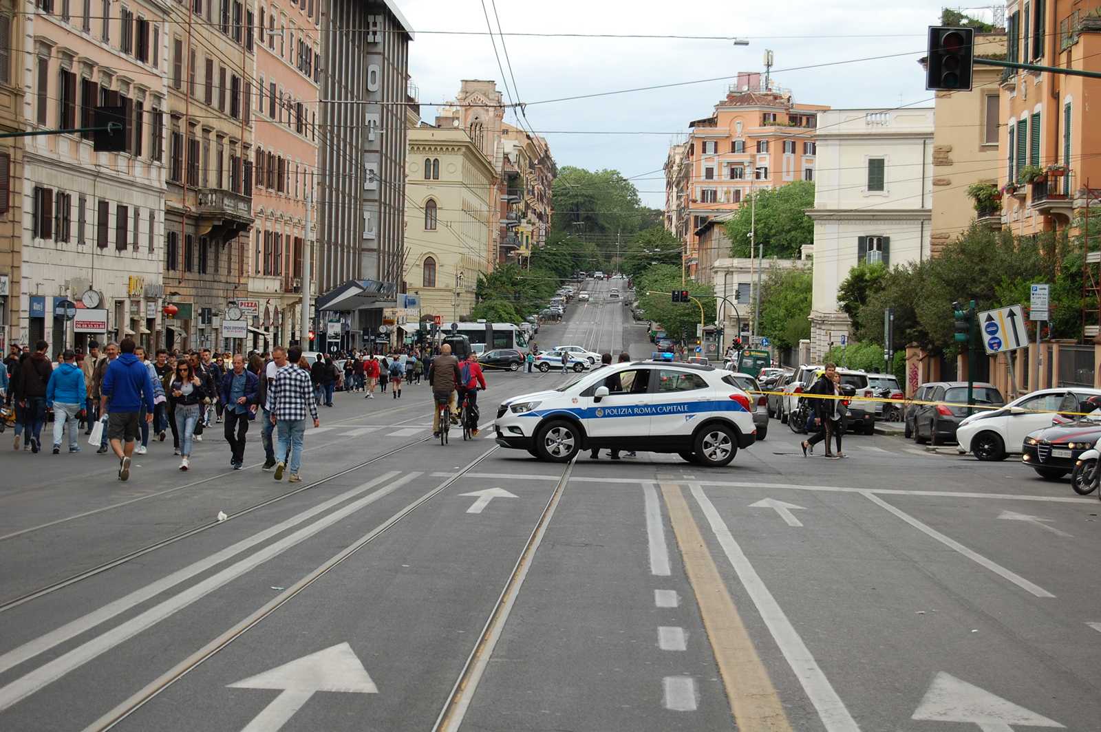 Strade chiuse, controlli e prevenzione tra Concertone, visita del Papa al Divino Amore e Roma Liverpool