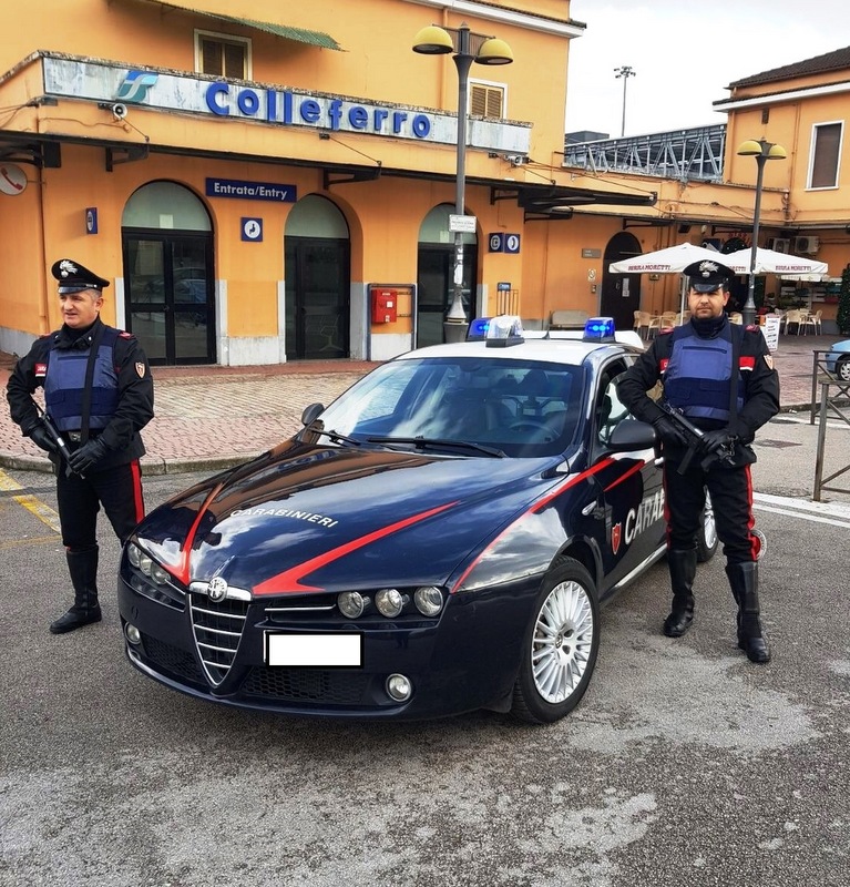 Colleferro ladro borse arrestato Frosinone