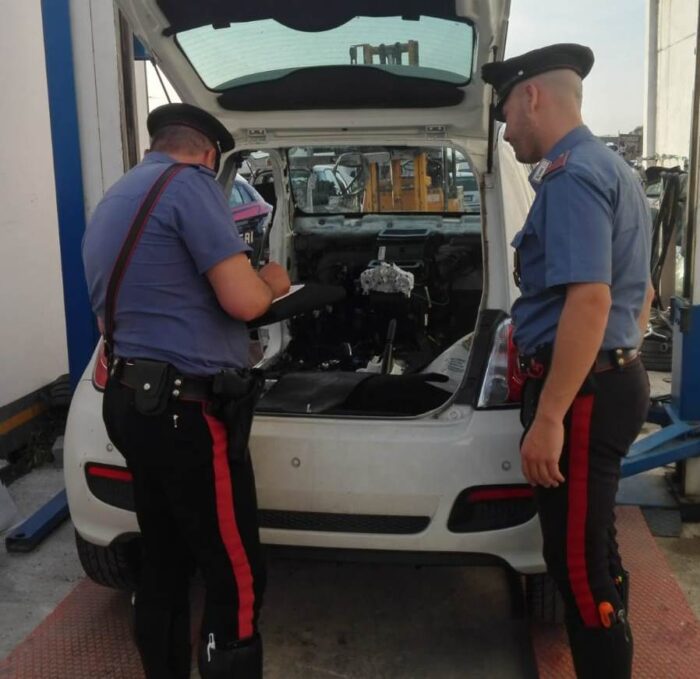 Roma, riciclaggio e furto di autovetture. Scoperto traffico di veicoli in via Tuscolana