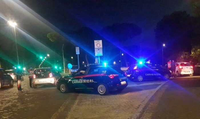 Atina, ladri scappano alla vista dei carabinieri e lasciano furgone con merce per 20mila euro all'interno