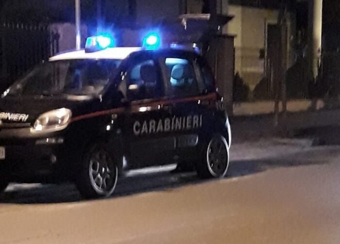 Veroli, rimane coinvolta in un incidente stradale e i Carabinieri le trovano stupefacente nella borsetta