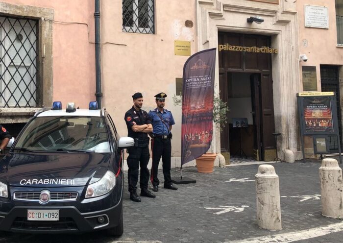 santa chiara teatro furto