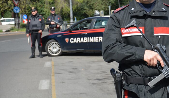 Morolo, evade dai domiciliari e fugge all'alt imposto dai carabinieri al controllo stradale