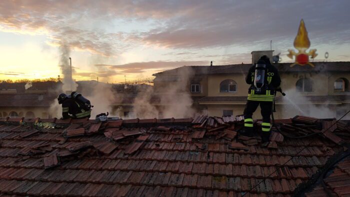 Piazza Mazzini, incendio in un appartamento di via Ferrari 12