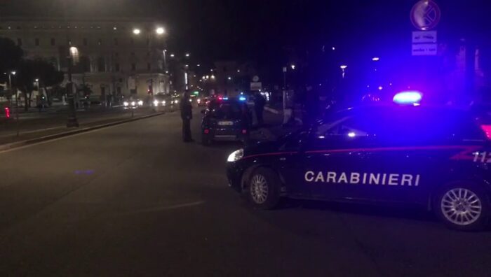 Roma, picchia la compagna a piazza dei Cinquecento: la donna ha scelto di non denunciarlo