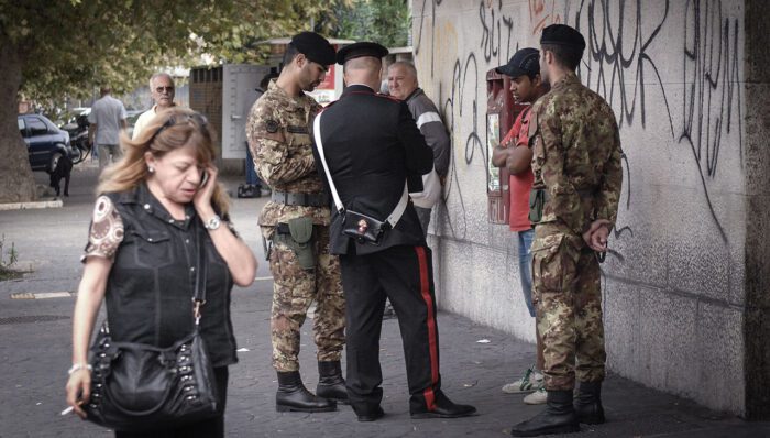 Stazione Ostiense, molesta una donna 50enne romana nel sottopasso: bloccato 24enne