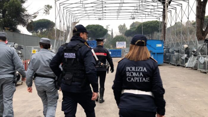 Roma, sgombero via Tineo: quattro vigili feriti. UGL: "Dotare Polizia Locale di taser e tutele giuridiche"