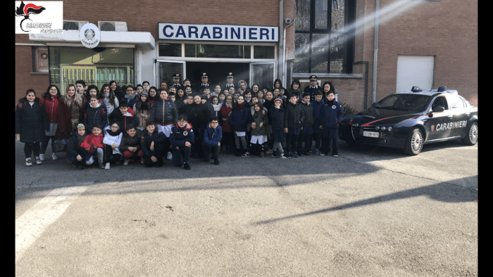 Anagni, i giovani studenti fanno visita ai Carabinieri: continua la formazione alla legalità in Ciociaria
