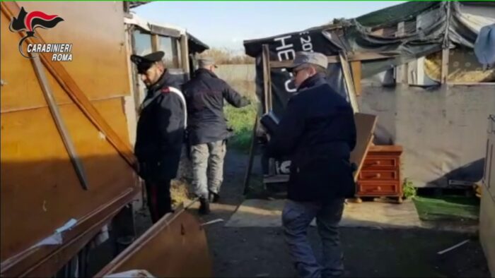 Ostia, baraccopoli e discarica abusiva di 6000 metri quadrati scoperta nella riserva naturale del litorale romano (FOTO)