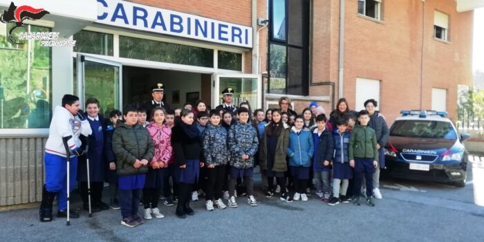 Anagni, conferenza sulla legalità dei Carabinieri all'Istituto Comprensivo Regina Margherita: interesse e partecipazione del pubblico