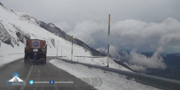 Fiuggi, nevicata in corso e traffico in tilt: fate attenzione!