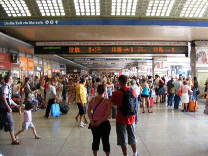 stazione termini due arresti per furto valigia