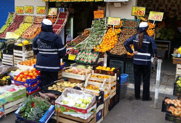 Prenestino, Centocelle, Alessandrino e Tor De' Schiavi: operazione anti-abusivismo commerciale