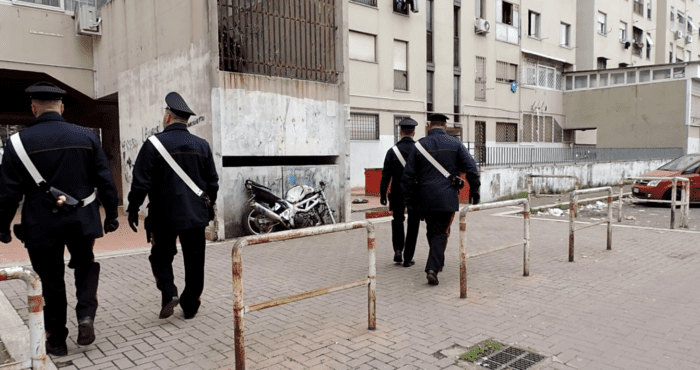 Tor Bella Monaca, arrestato 38enne per evasione dai domiciliari e 4 pusher per spaccio