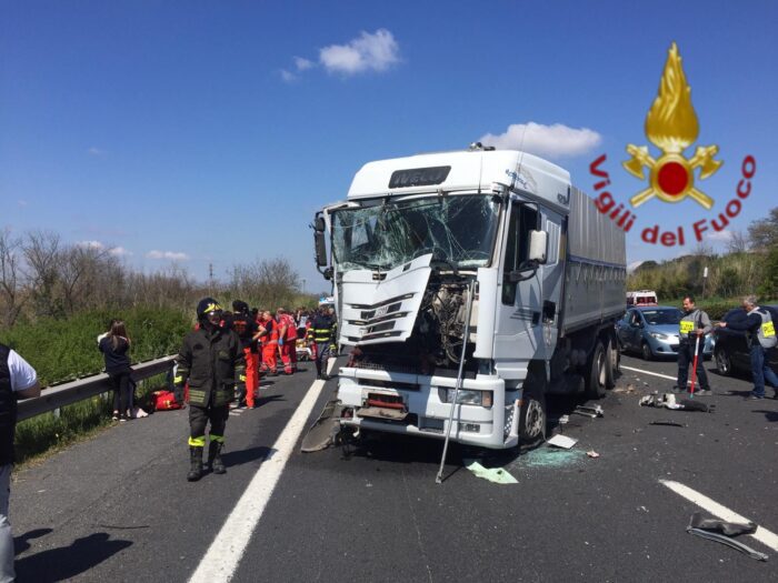 Incidente A1 oggi 9 aprile 2019 4 feriti