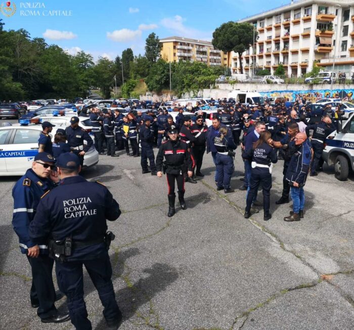 Bastogi, operazione della Polizia Locale nel quartiere: verifiche su 400 nuclei familiari e tanti veicoli senza assicurazione (FOTO e VIDEO)