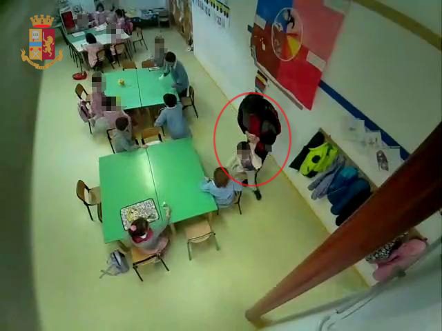 Fiumicino, maestre sospese per un anno: indiziate di maltrattamenti fisici e psicologici in una scuola dell'infanzia